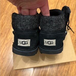 Excellent condition used once indoors Toddler Uggs